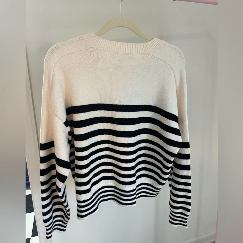 Philosophy Women's Cream and Black Striped Sweater - Picture 4 of 5